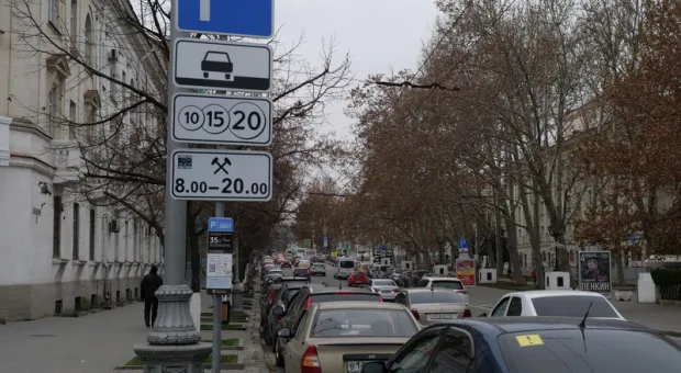 Овсянников предложил не афишировать информацию о бесплатных парковках в Севастополе