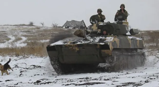 Украинские силовики шесть раз за сутки нарушили перемирие, заявили в ДНР