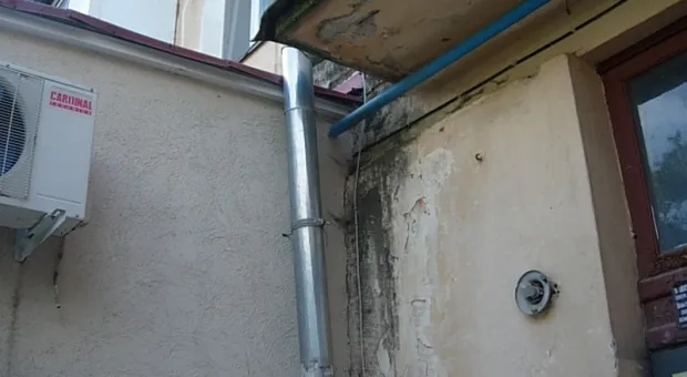 А если рванёт? В Севастополе газовую трубу замуровали в пристройку к жилому дому