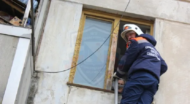В Севастополе старушку спасли из запертой квартиры 