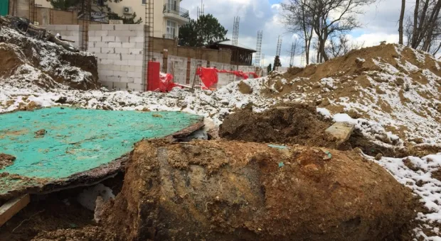 На турбазе в Севастополе обнаружили бомбу