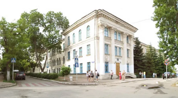 В Севастополе сообщили о минировании школ