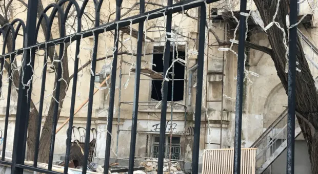 Кувалдой по «Дружбе»: что происходит с католическим костёлом в Севастополе