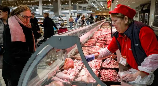 Роспотребнадзор выявил отсутствие документов у каждого третьего продавца мяса 