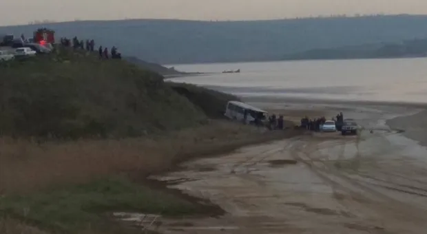 В Крыму автобус с пассажирами вылетел с дороги в обрыв