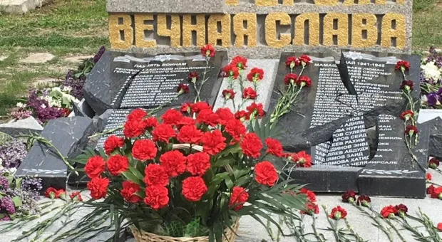 В ночь на 9 мая вандалы разрушили мемориал павшим советским воинам в Орловке