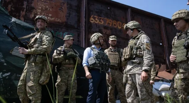 Новости России - Зеленский заявил, что Украина ведет "две войны"