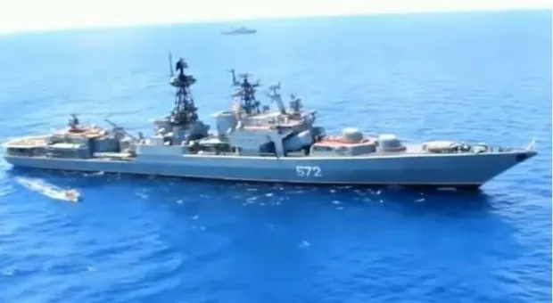 В Сети оценили реакцию российских моряков на сближение с крейсером ВМС США 