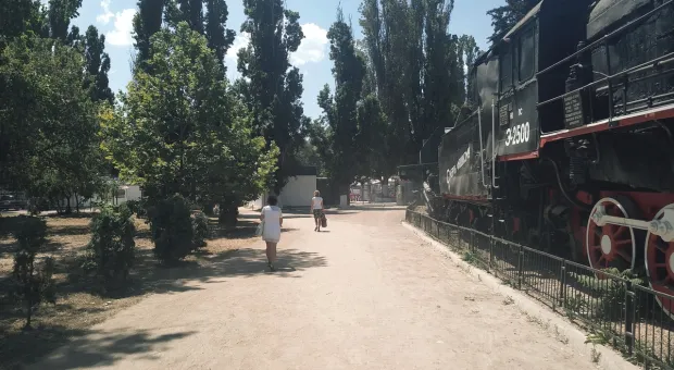 Севастопольский вокзал встречает гостей грязью и пылью