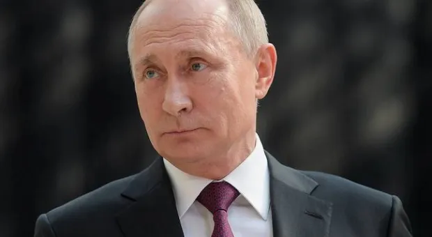Путин заявил, что Россия не планирует спускать флаг над Южными Курилами 