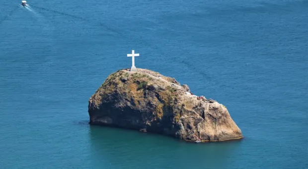 Новый крест у мыса Фиолент в Севастополе установлен 