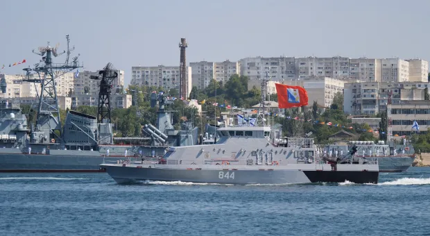 На параде в Севастополе показали мощь и доблесть ВМФ России 