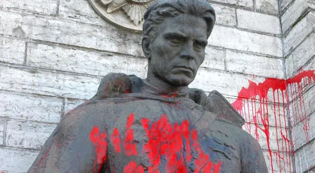 Севастопольские политики ратуют за лишение свободы для разрушителей памятников 