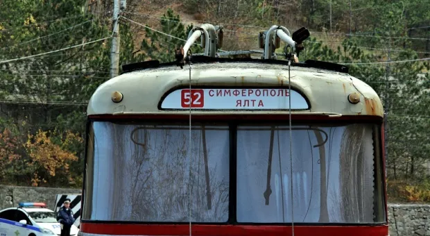 Укуренный водитель троллейбуса гонял на Ангарском перевале в Крыму