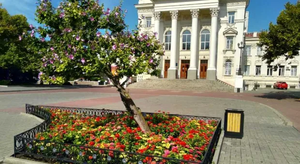 Севастополь требует вернуть пионеров на крышу Дворца детства и юности 