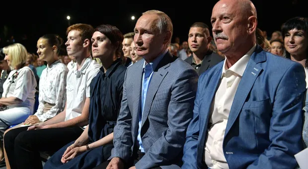 Посмотрел спектакль и узнал о комплексе на мысе Хрустальном — что делал Путин в Севастополе