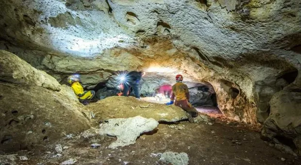 Неизвестные микробы найдены в пещере Таврида в Крыму 