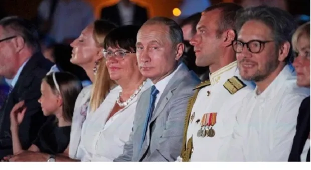 Путин отметил севастопольских луначарцев орденом и званиями 