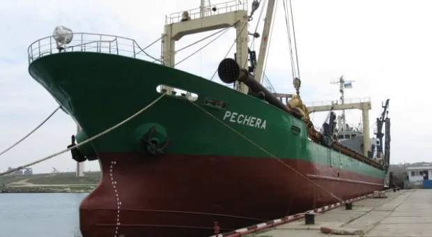 Почему суда теряют время у Севастопольского морского порта 