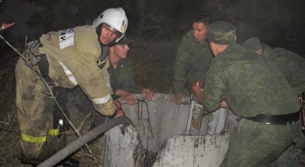 В Севастополе спасли подростка из колодца с горящим мазутом 