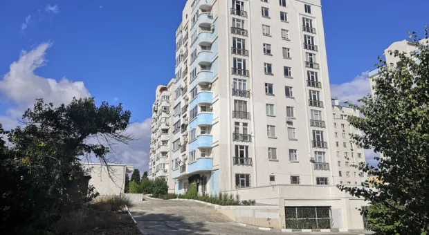 Жадность застройщика оставила без отопления десятиэтажный дом в Севастополе