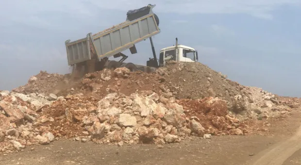 Караван «могильщиков» хоронит Севастополь под завалами мусора