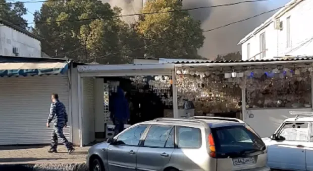 В центре Симферополя случился крупный пожар на стадионе
