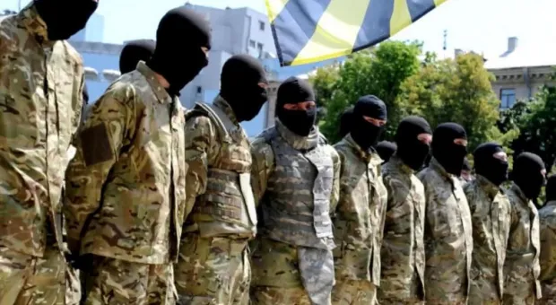 Лидер «Азова» угрожает Зеленскому введением 10 тысяч бойцов в Донбасс