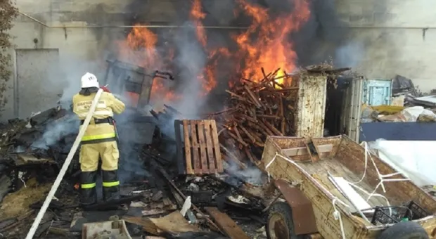 В Крыму из-за пожара на воздух чуть не взлетело здание сельской администрации