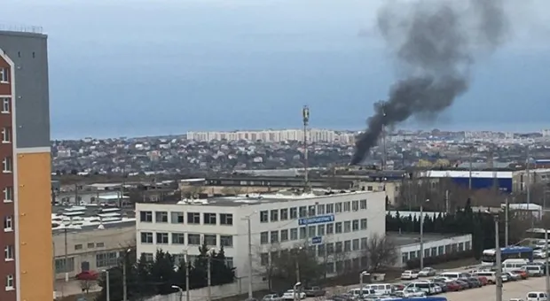 Над Севастополем поднялся чёрный дым 