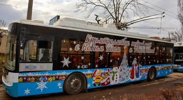 Жителей Крыма в новогоднюю сказку отвезут на троллейбусе