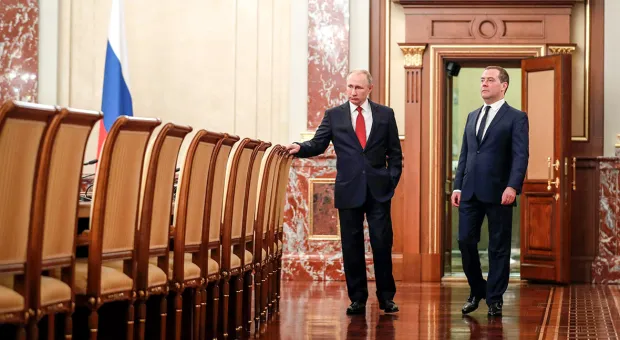 Уход нелюбимого народом Медведева: экс-премьер заслуживает достойного места в истории России