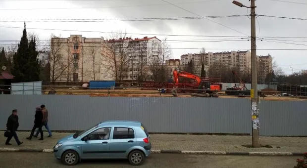 Застройщик-уплотнитель игнорирует запрет губернатора Севастополя