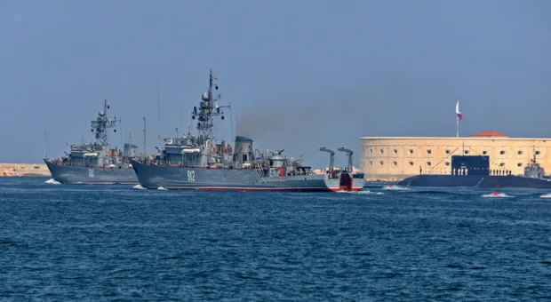 Боевые корабли ЧФ займут позиции в бухте Севастополя