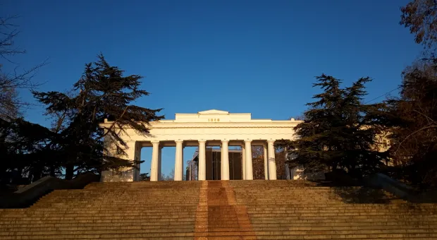 Новости Севастополя - Боевик с элементами комедии: как в Севастополе вычислили угнанный автомобиль