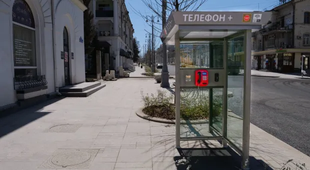 В центре Севастополя «вырастают» ультрасовременные таксофоны