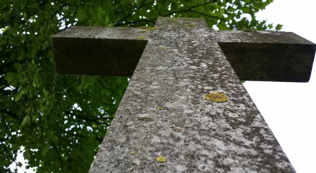 Чужой крест: в Севастополе грабят могилы на 5 километре