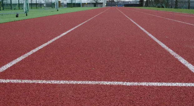 Почему в Севастополе закрыли школьные стадионы для бегунов