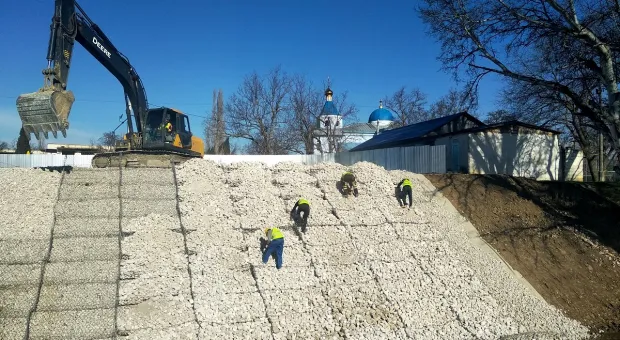 В Севастополе приостановлено строительство дамбы на реке Каче