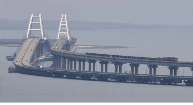 Украина разместит «угрожающие» Крымскому мосту ракеты на Черном море 
