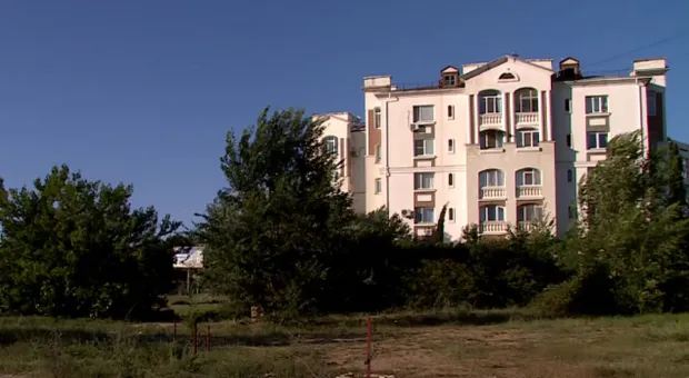 В Севастополе вместо многоквартирного дома будет новый сквер