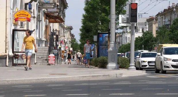 «Это же Москва!»: Варламов прогулялся по центральной улице Севастополя
