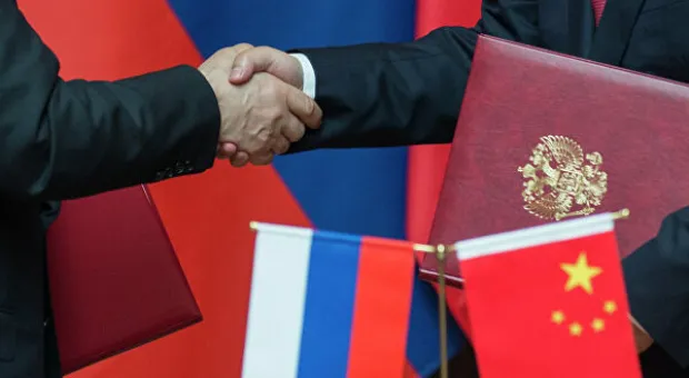 Россия и Китай начали отказываться от доллара