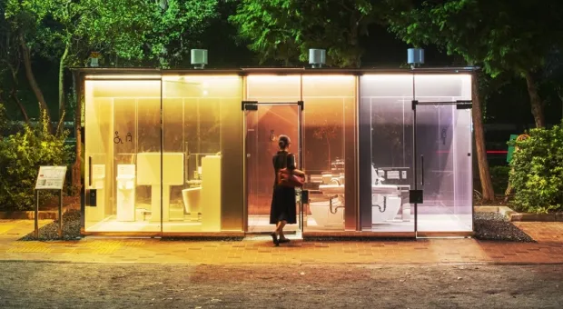 В Токио появились прозрачные общественные туалеты