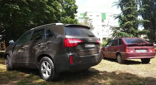 В Севастополе начинают штрафовать за парковку на газоне 
