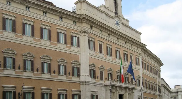 Итальянцы сокращают своих депутатов