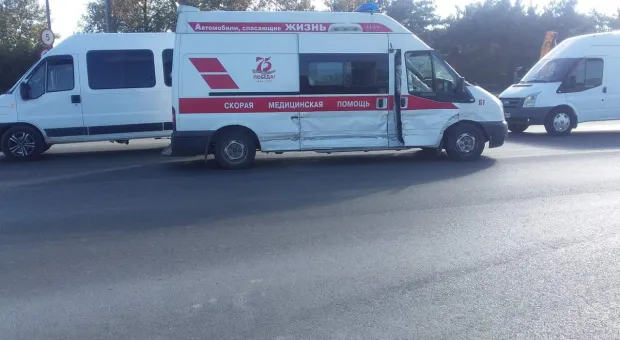 Автолихач в Севастополе чуть не отправил экипаж скорой помощи в больницу