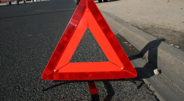 Российские водители требуют изменить устаревшие правила по аварийным знакам
