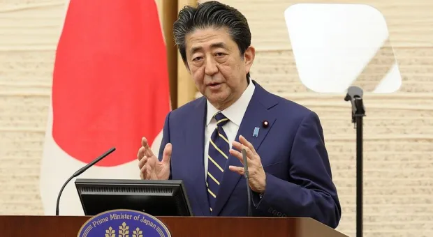 Экс-премьер Японии ответит за банкеты