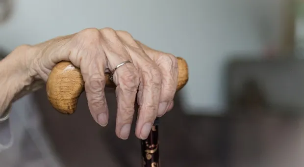 Отказались госпитализировать: в крымской больнице умерла одинокая старушка